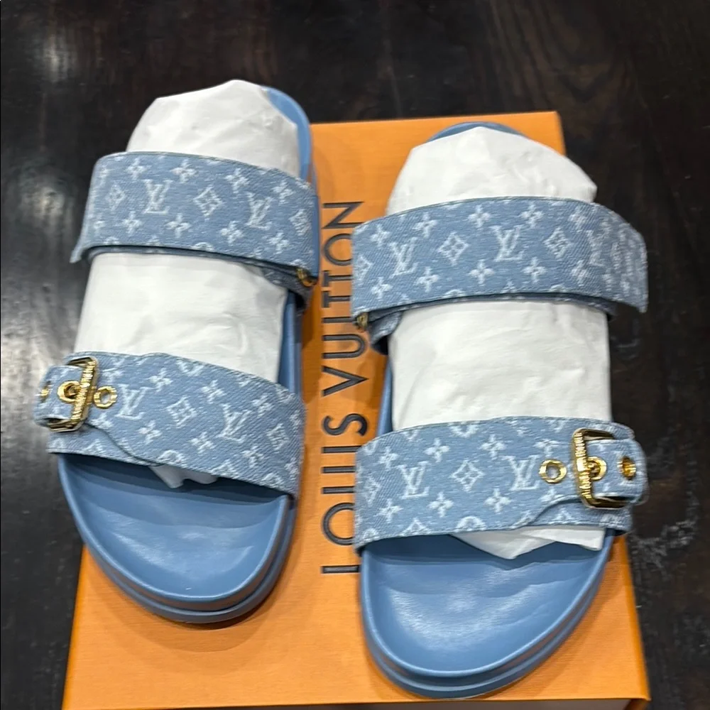 LOUIS VUITTON デニム サンダル Louis Vuitton | Shoes | Louis Vuitton Light Blue Monogram Sandals
